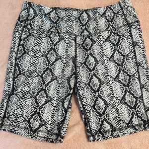 Ladies stretchy shorts